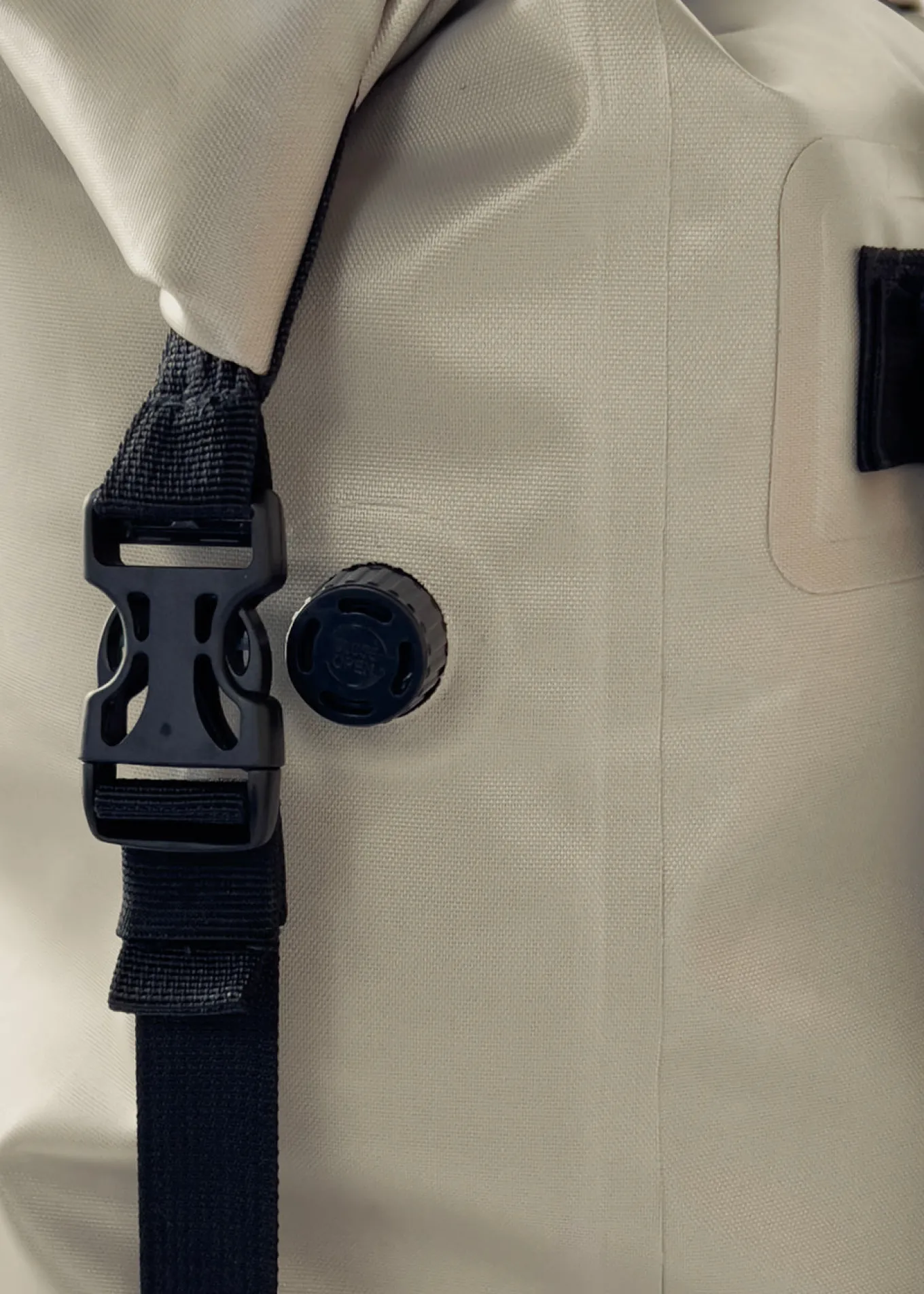 Ice Seas Cooler 24L Dry Backpack